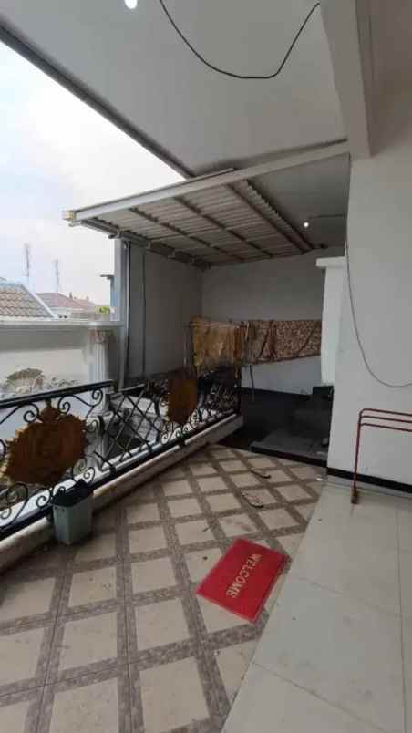 dijual rumah kebonsari