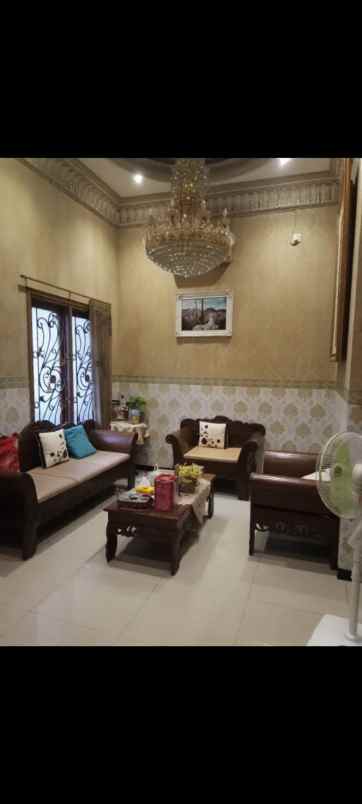 dijual rumah kebonsari