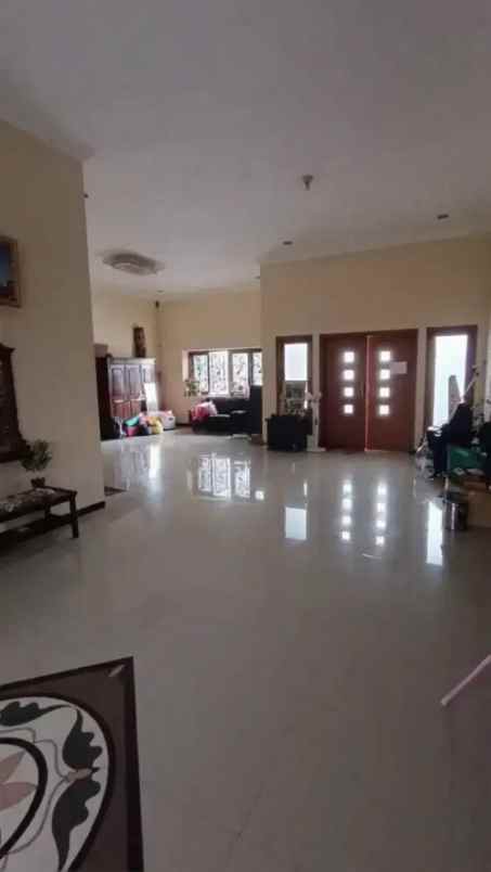 dijual rumah kebonsari