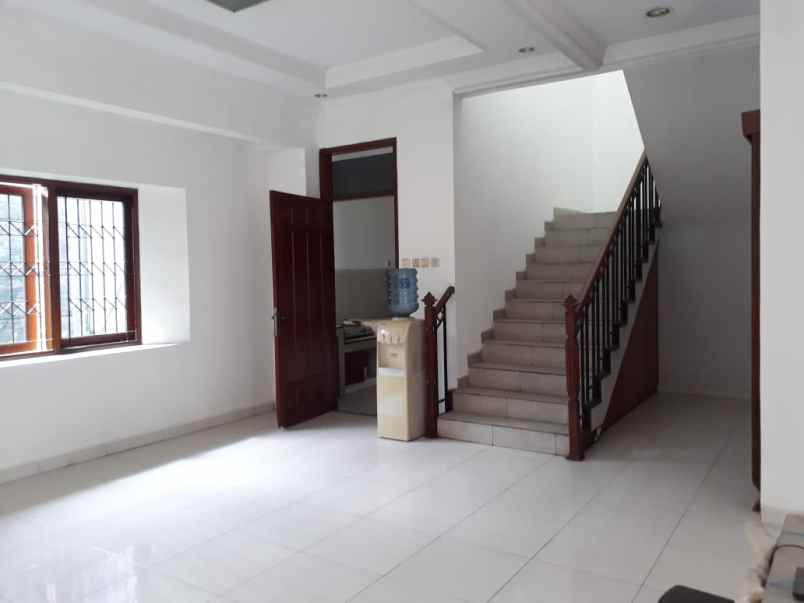 dijual rumah kec sukasari kota bandung