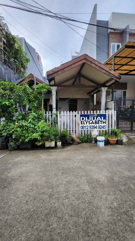 dijual rumah kelapa gading