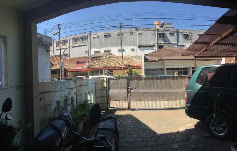 dijual rumah keluarga area regol