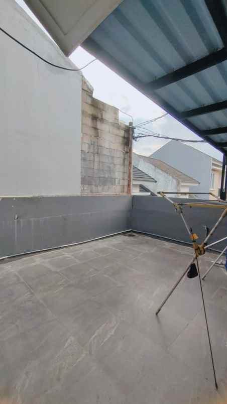 dijual rumah kencana loka bsd city