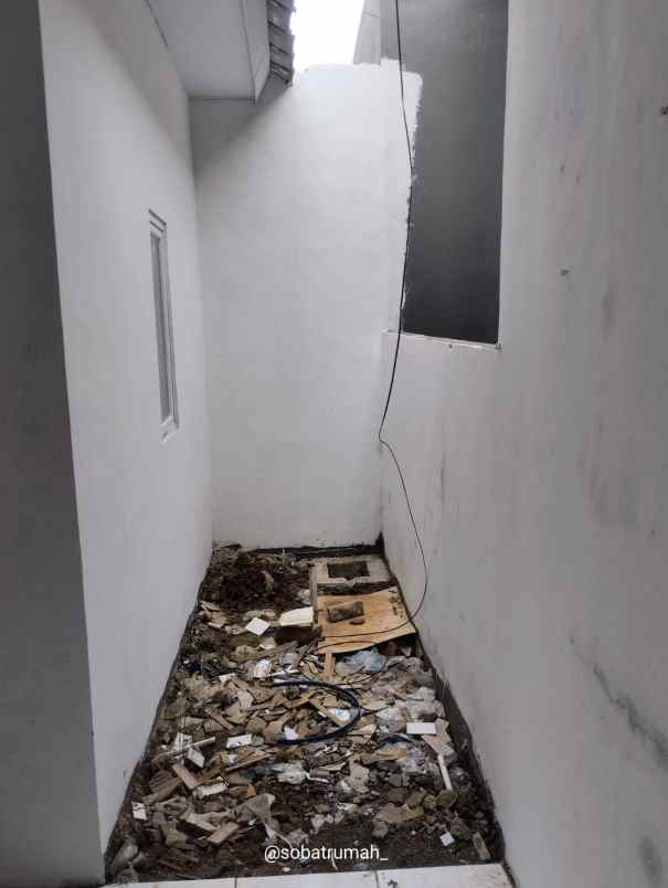 dijual rumah kertamukti