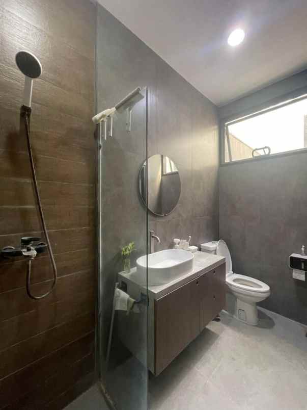 dijual rumah ketintang