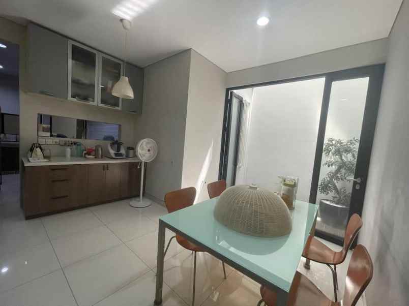 dijual rumah ketintang