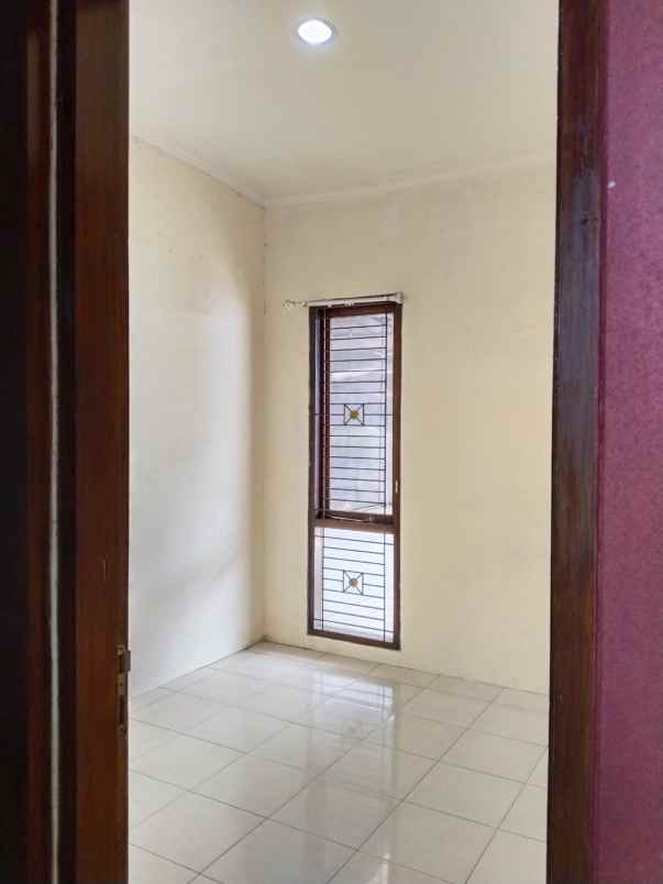 dijual rumah kinagara regency