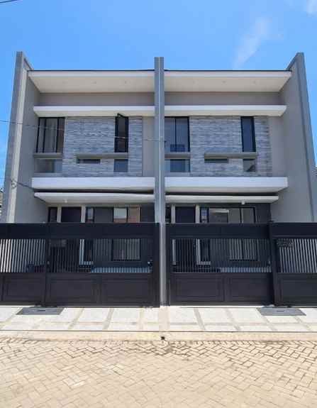 dijual rumah klampis