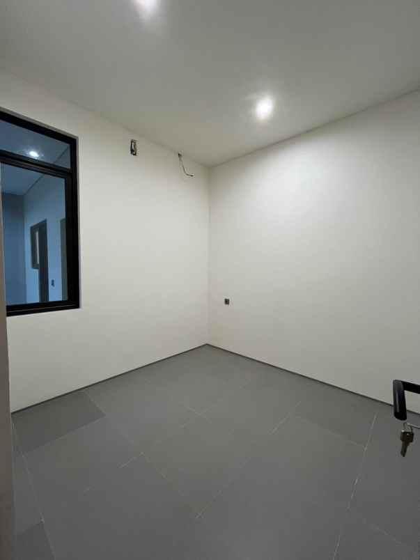 dijual rumah klampis semolo