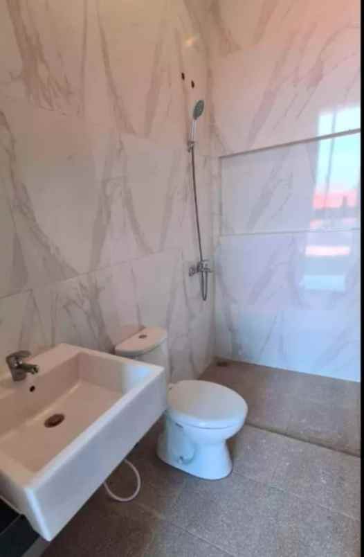 dijual rumah klampis semolo