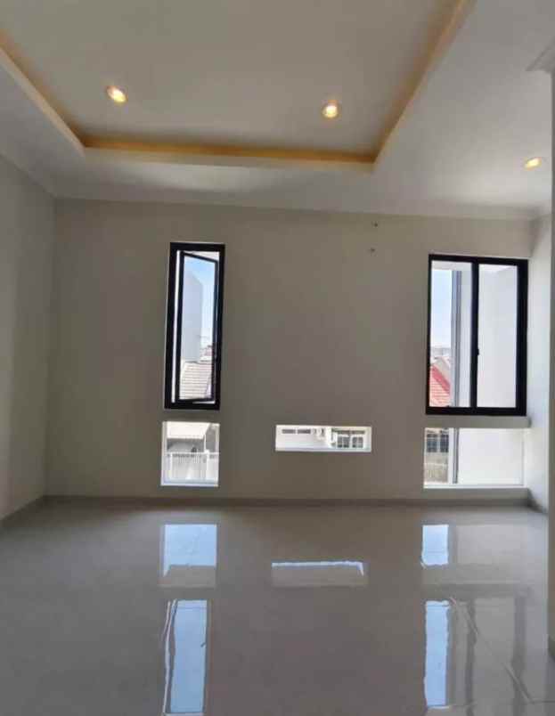 dijual rumah klampis semolo