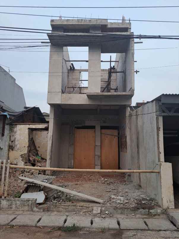 dijual rumah klender