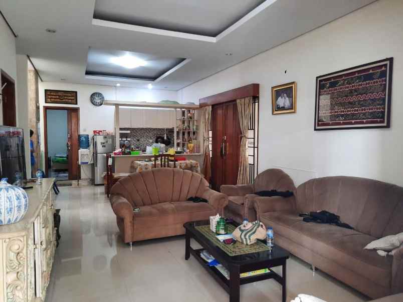 dijual rumah komp kidang mas lembang