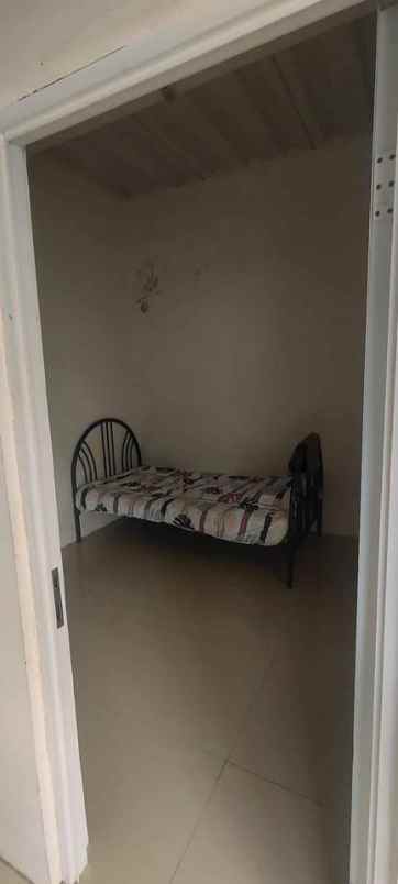 dijual rumah komplek besar parakan mas