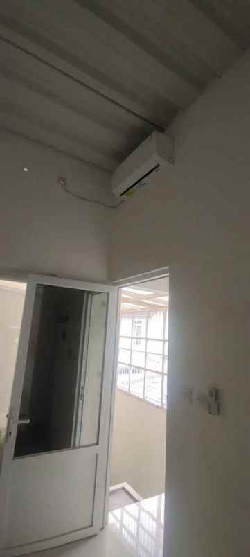 dijual rumah komplek besar parakan mas