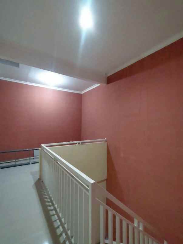 dijual rumah komplek cisaranten kulon