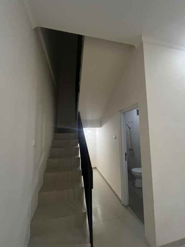 dijual rumah komplek citeureup 8 menit pemkot cimahi