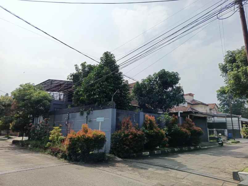 dijual rumah komplek daerah antapani