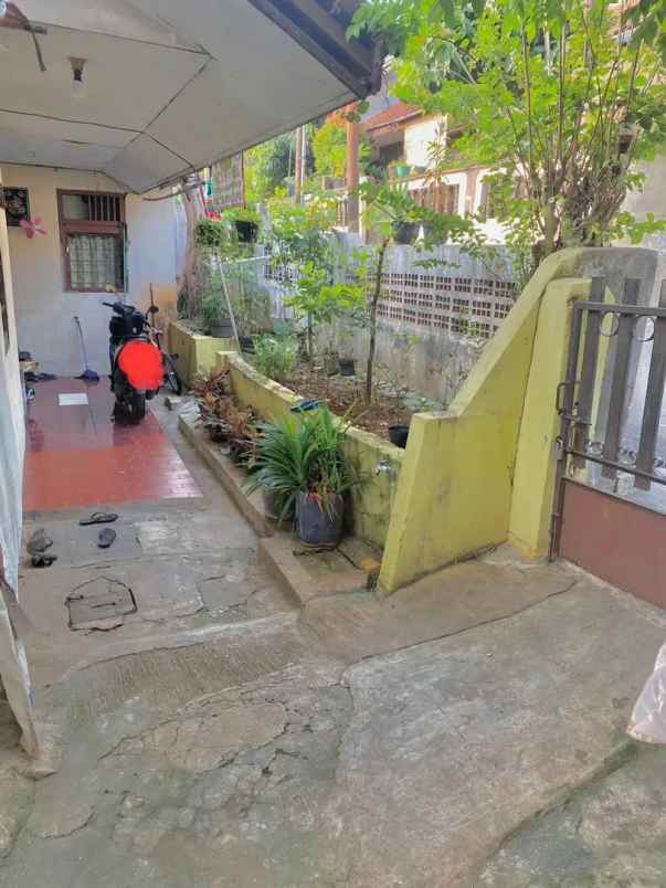 dijual rumah komplek depsos