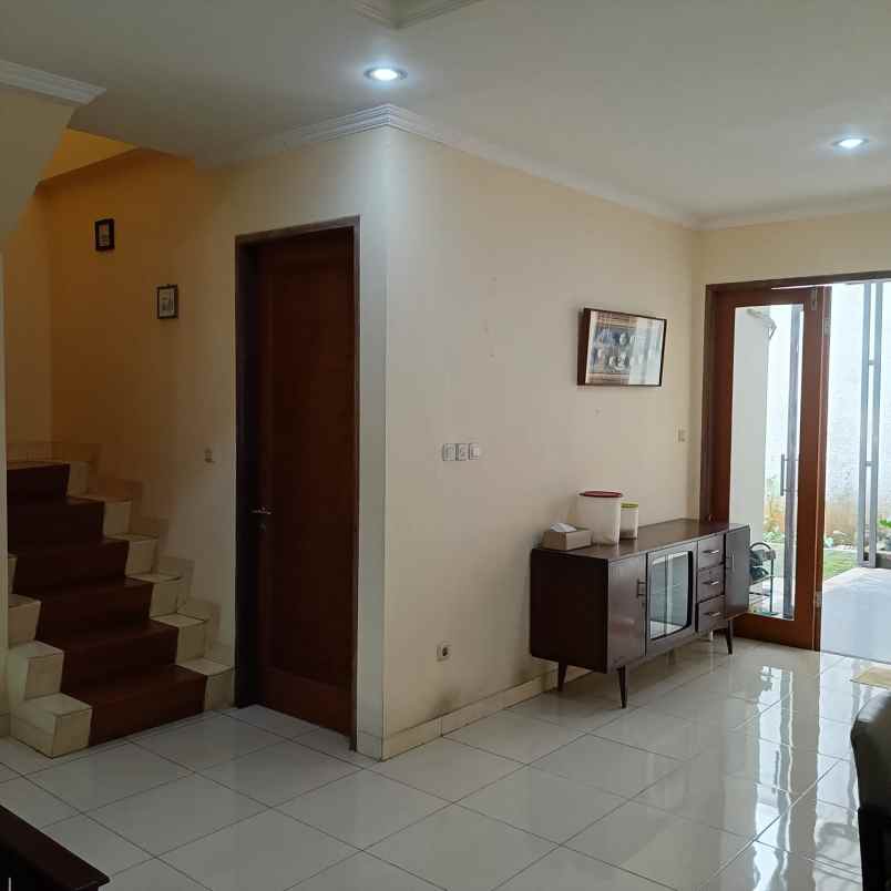 dijual rumah komplek dolog jaya duren