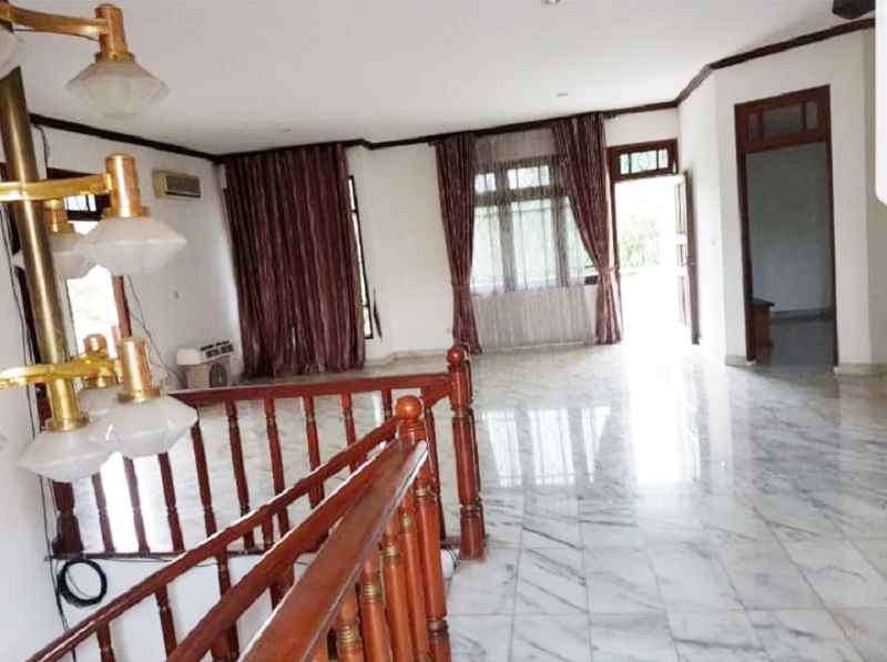 dijual rumah komplek eramas 2000 blok