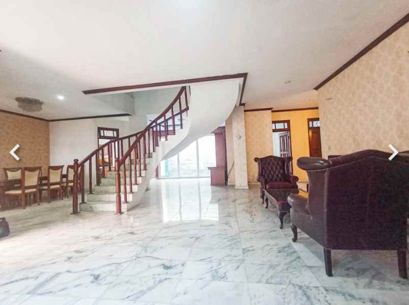 dijual rumah komplek eramas 2000 blok