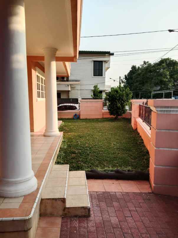 dijual rumah komplek hook di cikokol kota tangerang