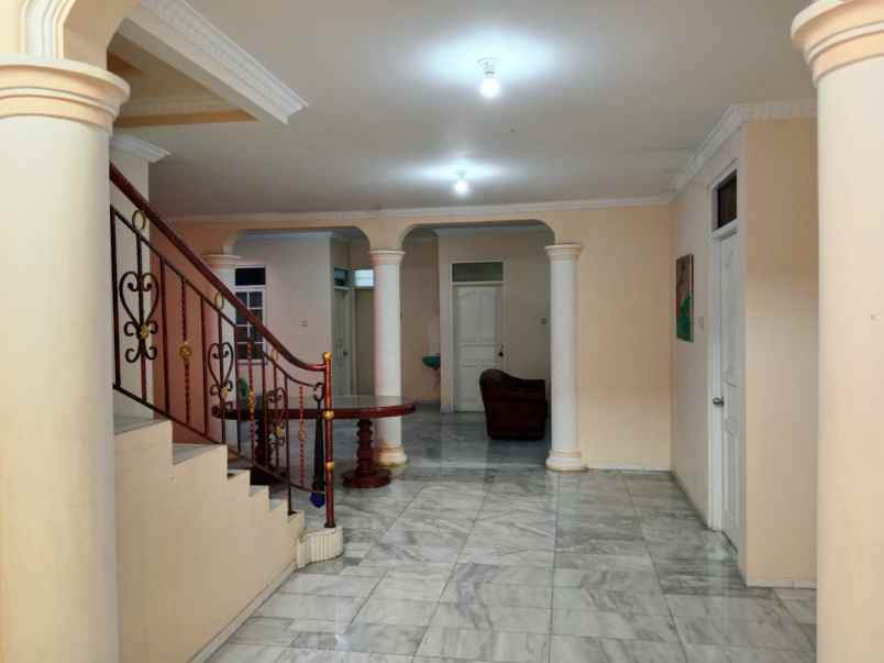 dijual rumah komplek hook di cikokol kota tangerang