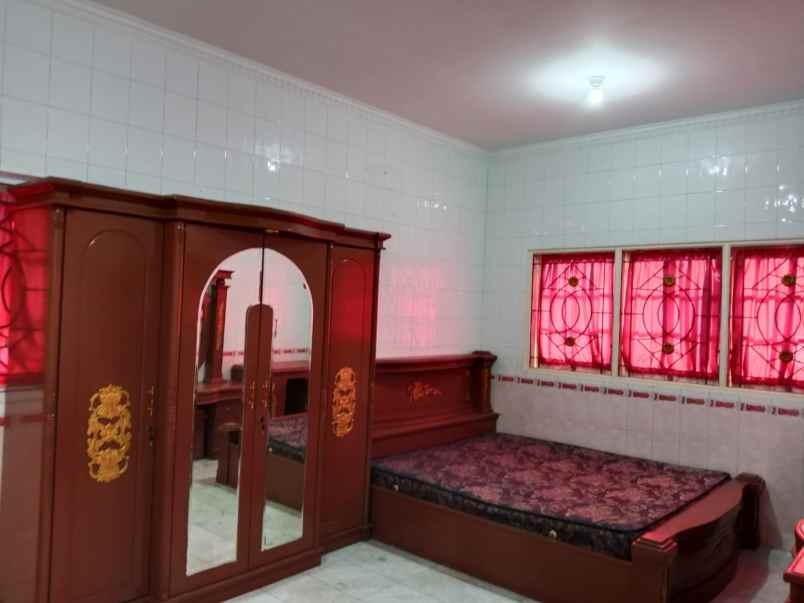 dijual rumah komplek hook di cikokol kota tangerang