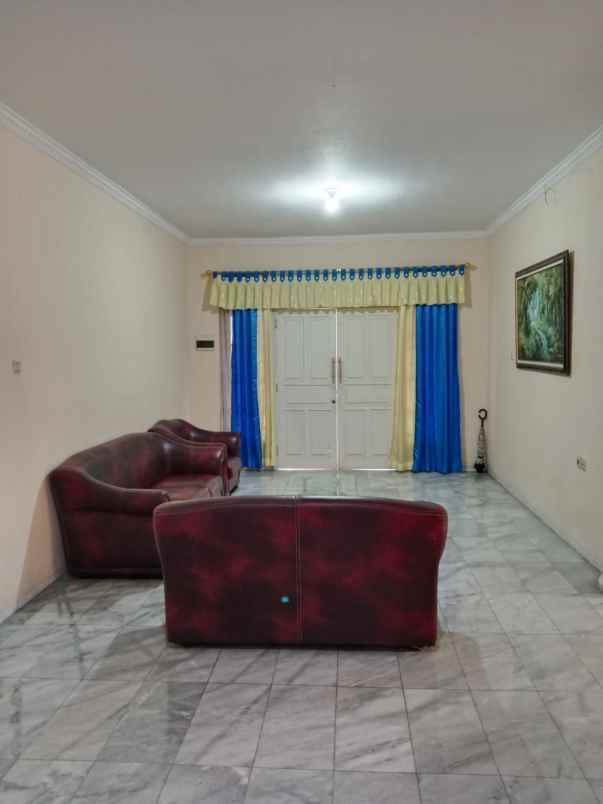 dijual rumah komplek hook di cikokol kota tangerang