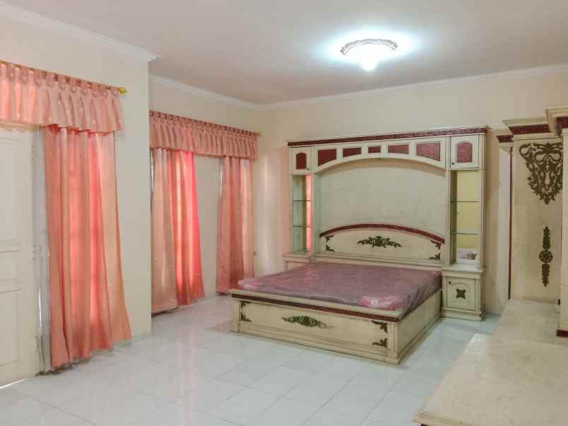 dijual rumah komplek hook di cikokol kota tangerang