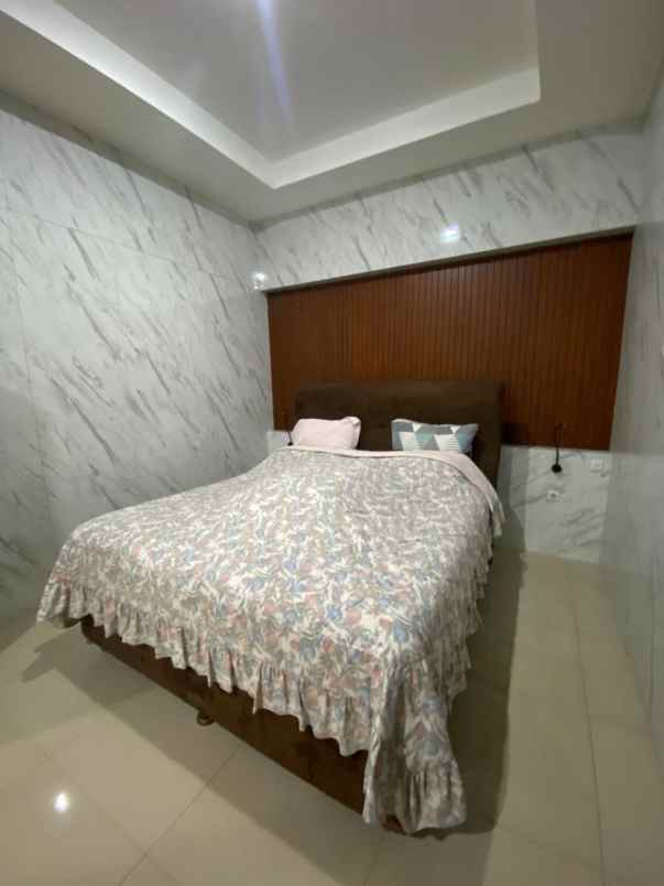 dijual rumah komplek mitra dago