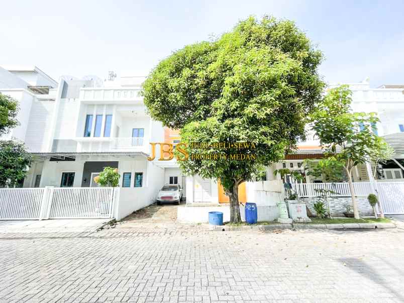 dijual rumah komplek mutiara residence