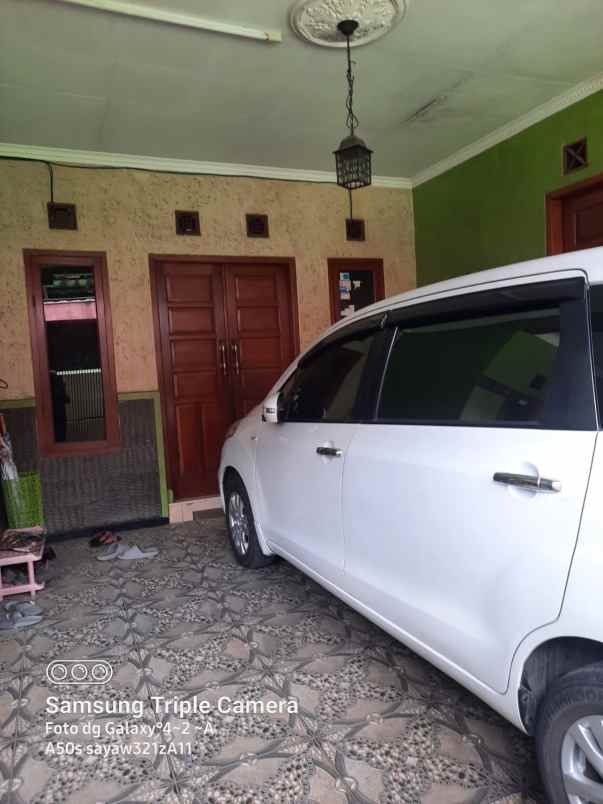 dijual rumah komplek permata biru