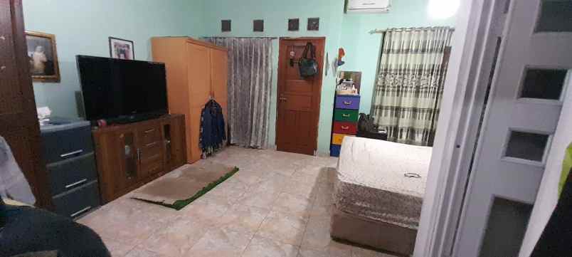 dijual rumah komplek permata biru