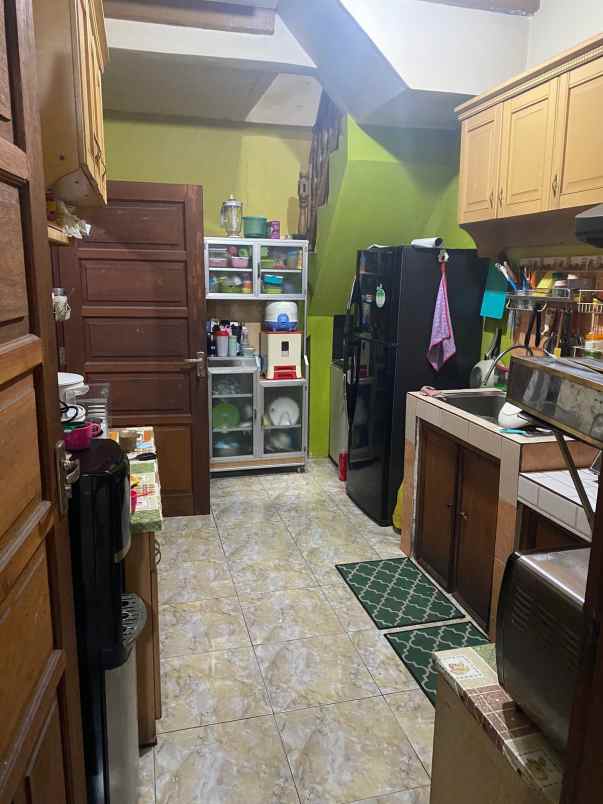 dijual rumah komplek permata biru