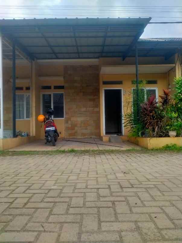 dijual rumah komplek perumahan azzahrah