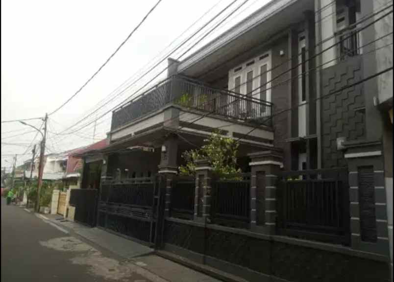 dijual rumah komplek pondok kelapa