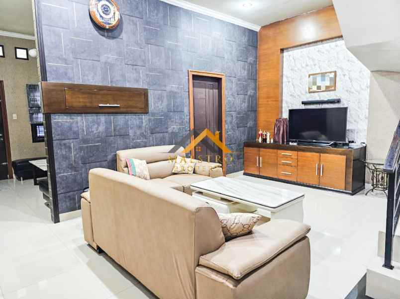 dijual rumah komplek rahayu mas jalan