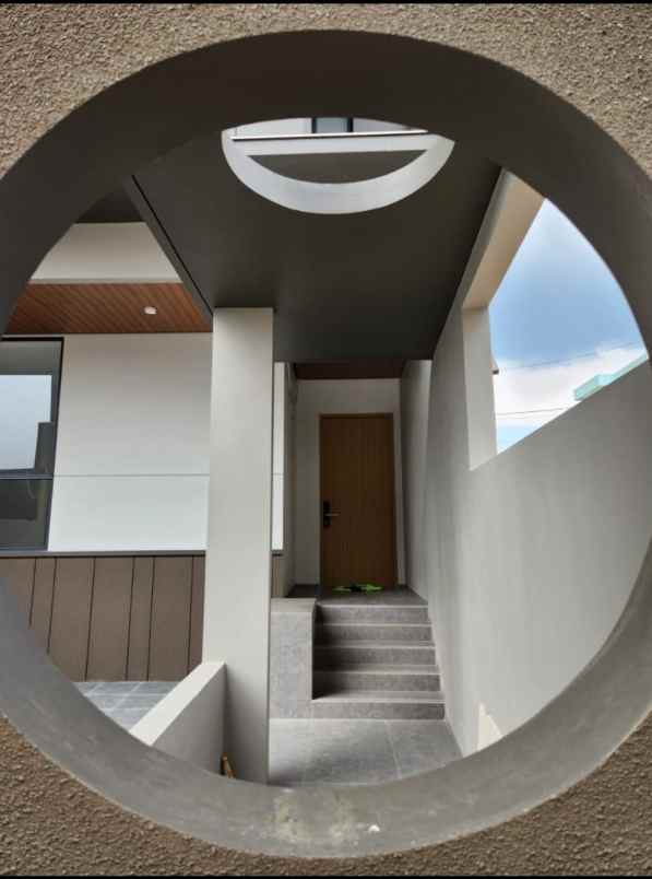dijual rumah komplek setra duta cluster