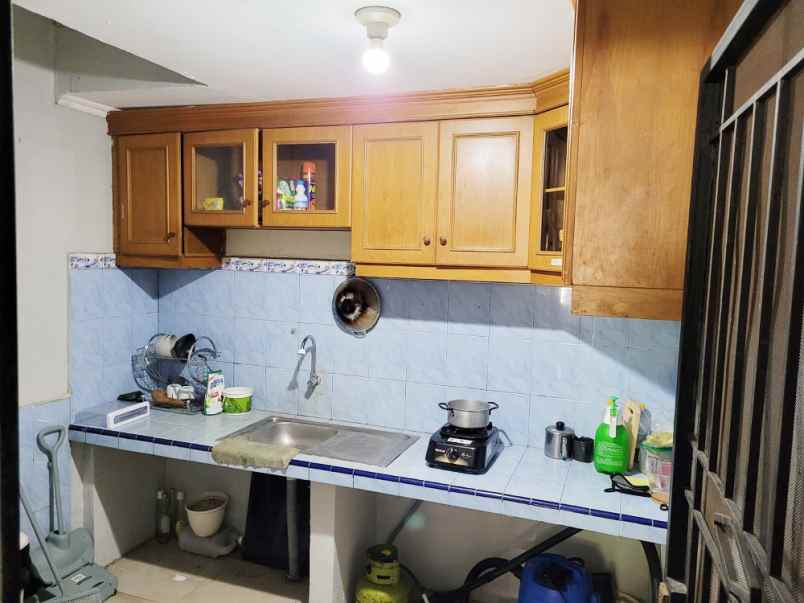 dijual rumah komplek titian kencana kel