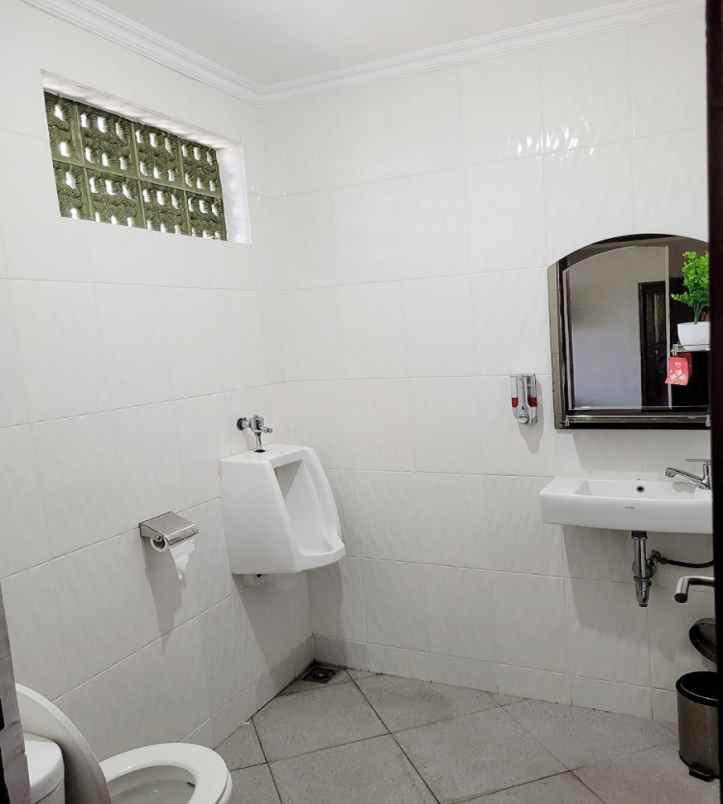 dijual rumah komplek titian kencana kel