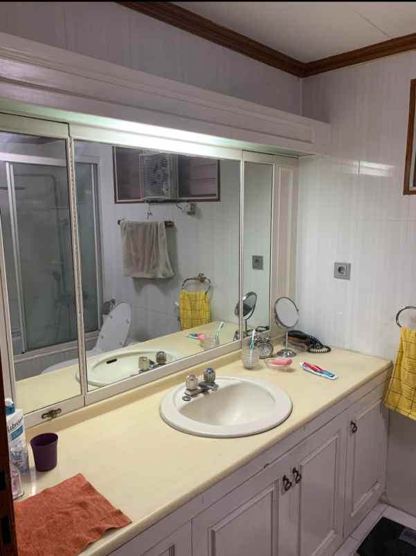 dijual rumah komplek villa delima lebak