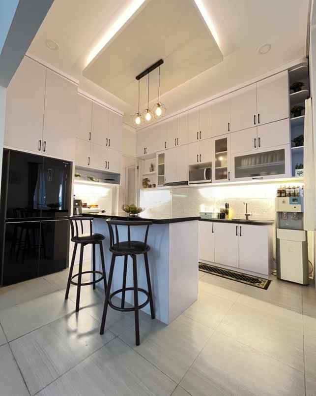 dijual rumah kota wisata cibubur