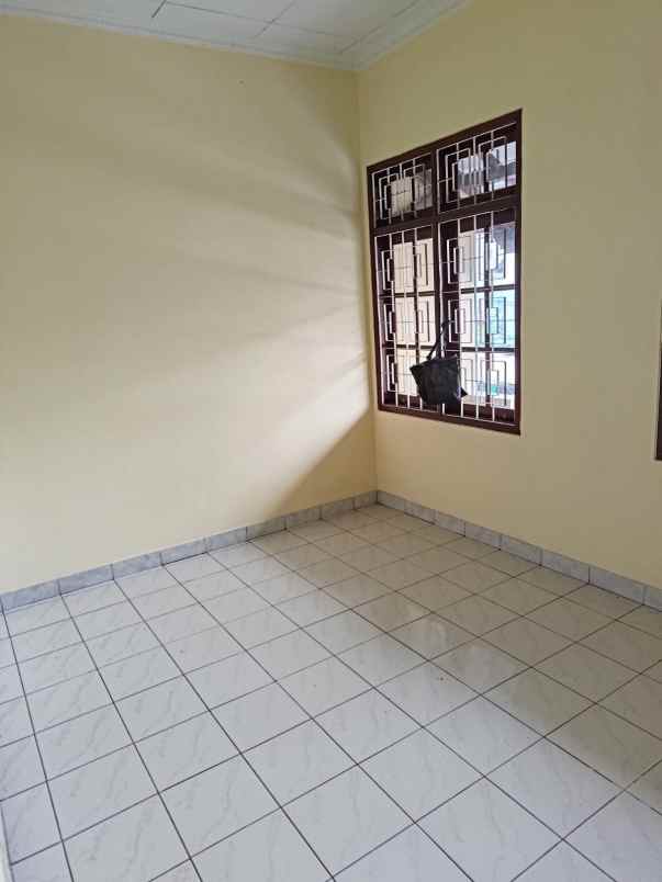 dijual rumah kreo