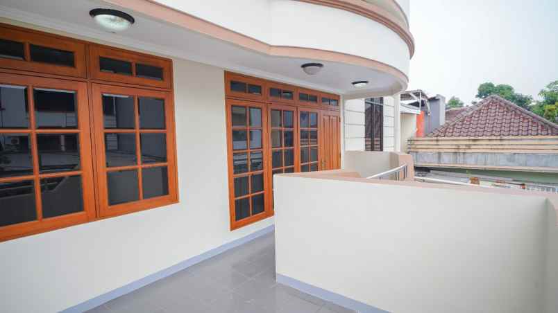 dijual rumah krukut taman sari jakarta