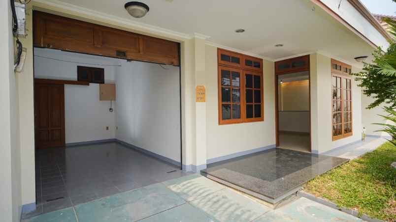 dijual rumah krukut taman sari jakarta