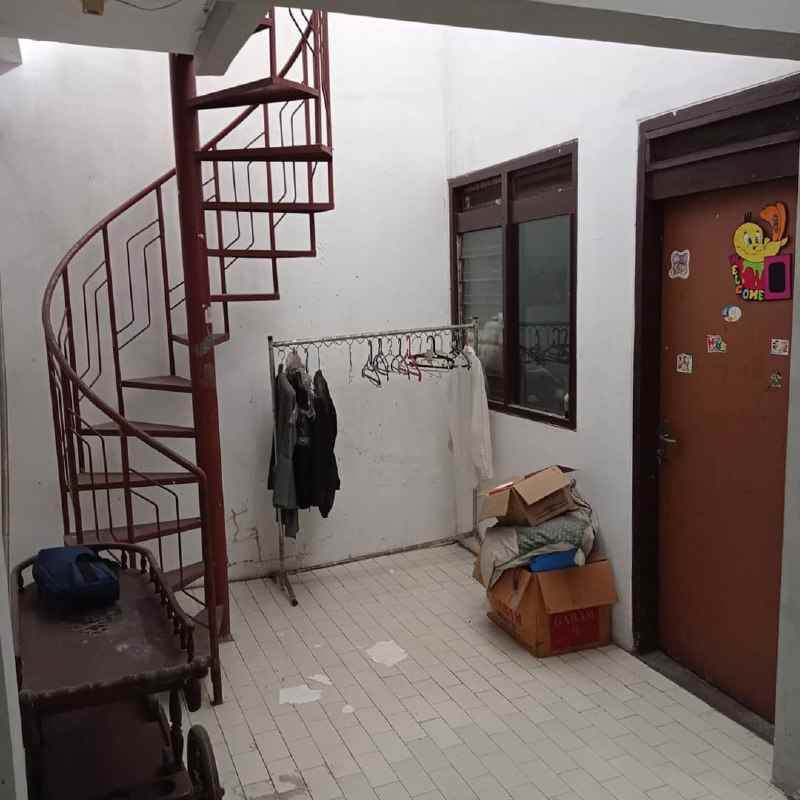 dijual rumah kutisari indah barat