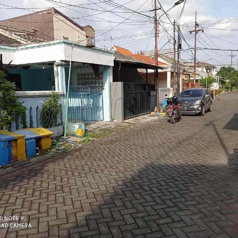 dijual rumah kutisari indah barat