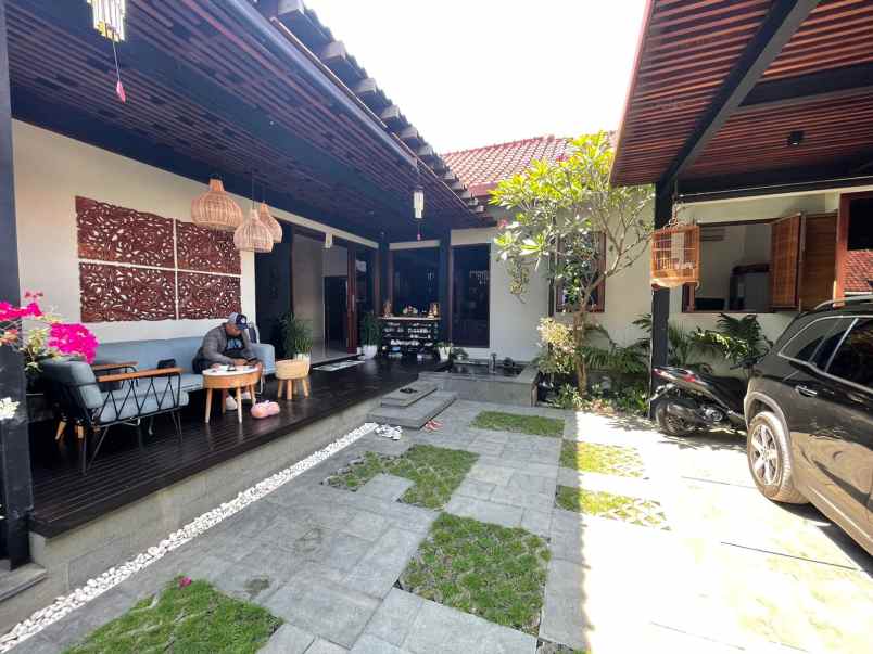 dijual rumah lantai 1 lokasi renon denpasar